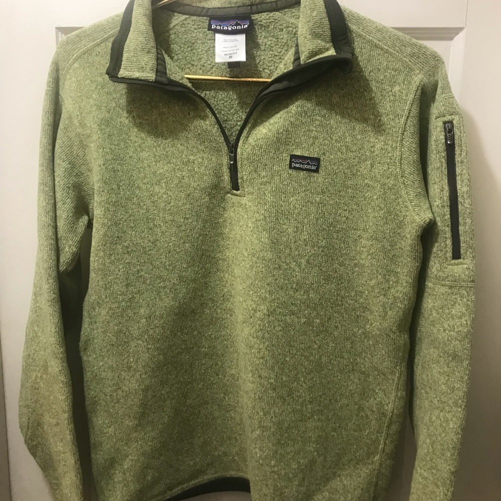 Patagonia Women’s sizeM half zip pullover